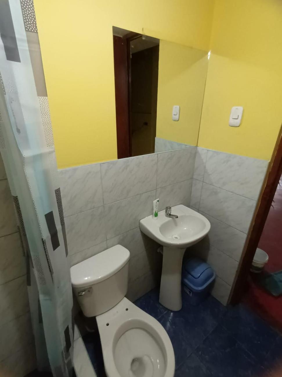 Close To Airport - Free One Time Pickup - A Y J Familia Apartamento Lima