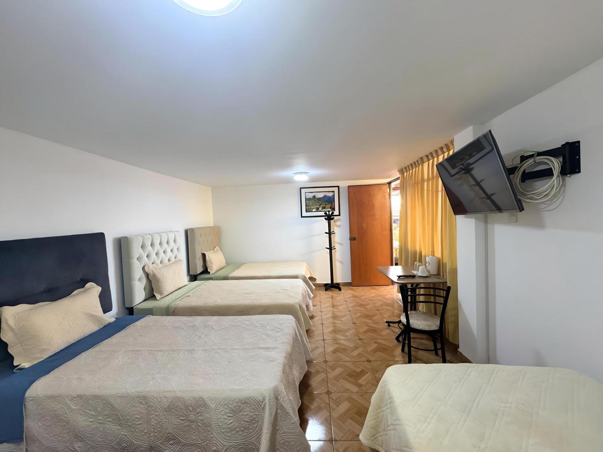 Close To Airport - Free One Time Pickup - A Y J Familia Apartamento