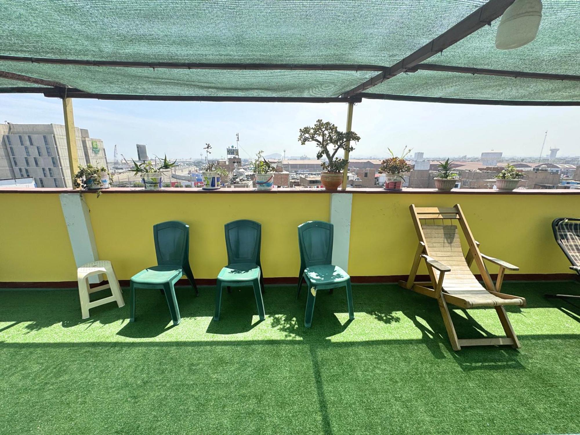 Close To Airport - Free One Time Pickup - A Y J Familia Apartment